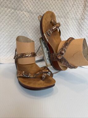 SAS Women's Bronze Metallic Patterned Wedge Sandals